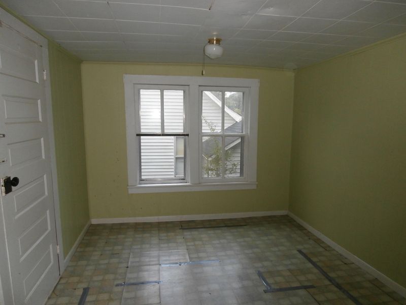 5 E Farrell St, Niota, TN 37826