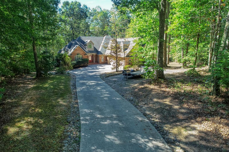 5 Reservoir Hill Rd, Norris, TN 37828