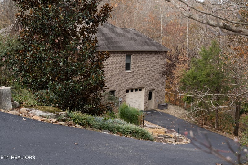 50 Hickory Trl, Norris, TN 37828