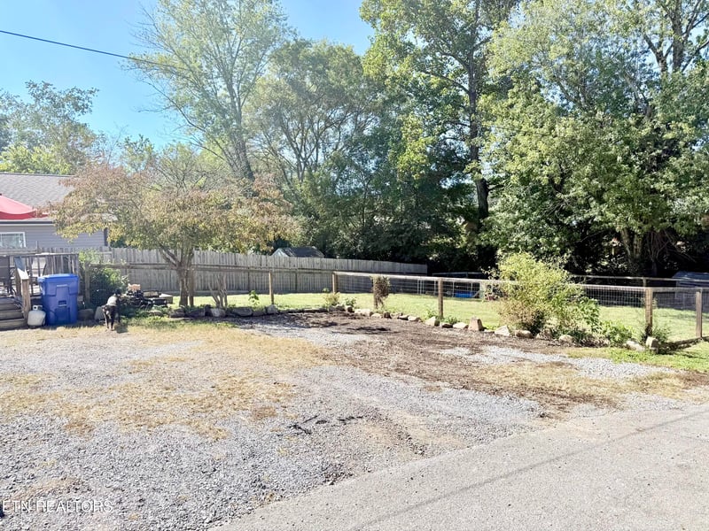 500 Cherokee Ave, Clinton, TN 37716