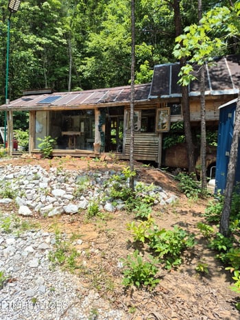 500 Cooper Hollow Rd, Tellico Plains, TN 37385