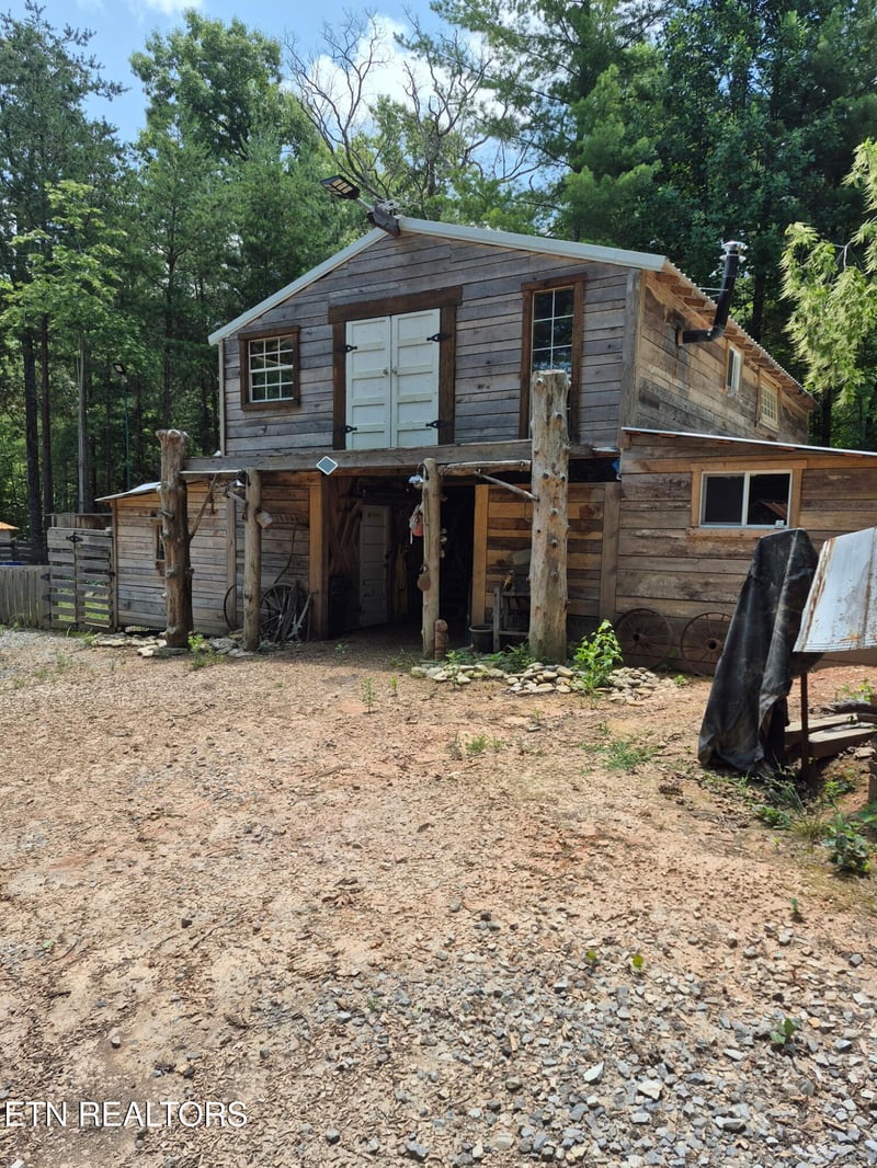 500 Cooper Hollow Rd, Tellico Plains, TN 37385