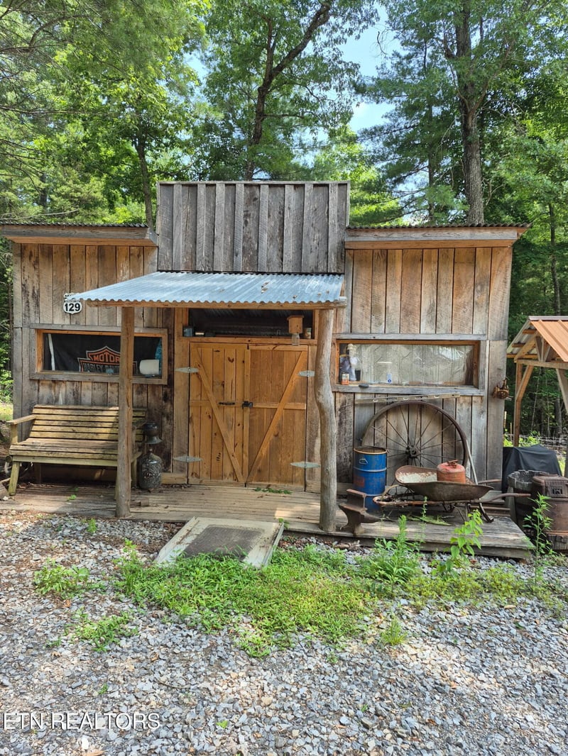500 Cooper Hollow Rd, Tellico Plains, TN 37385