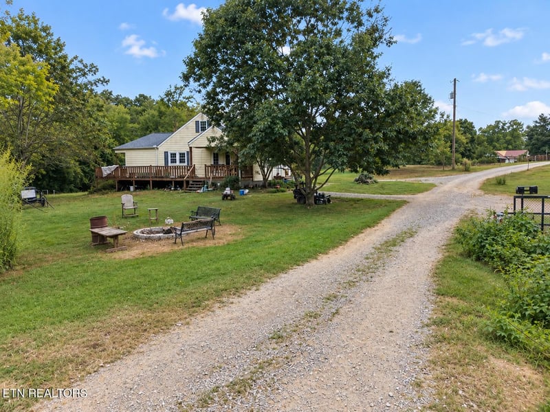 500 County Road 409, Madisonville, TN 37354