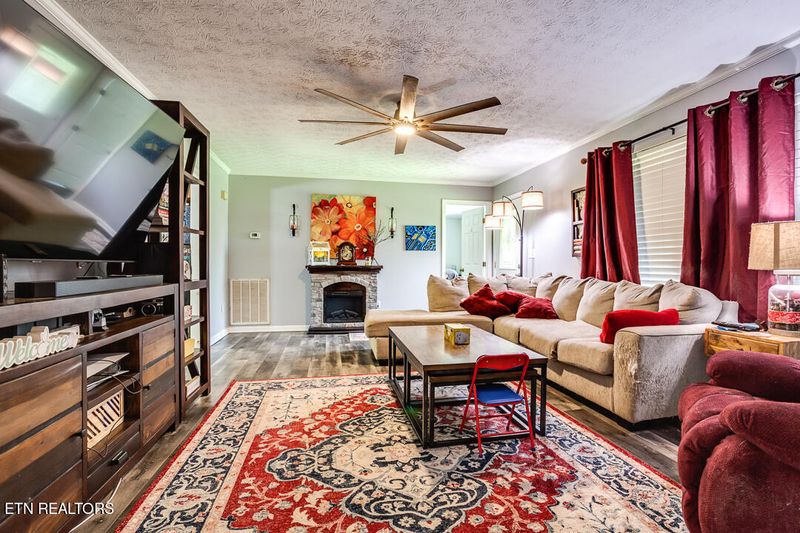 500 E Beaver Creek Dr, Knoxville, TN 37918
