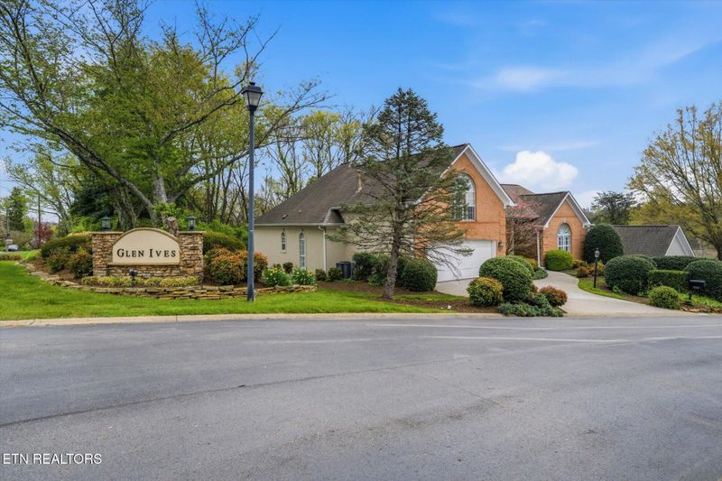 500 Glen Ives Way, Knoxville, TN 37919