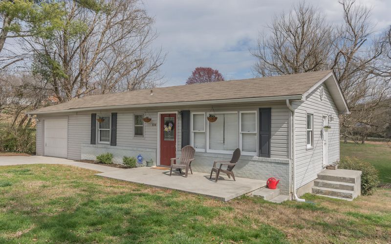 500 Midway Rd, Lenoir City, TN 37772