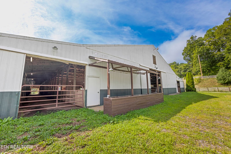 500 Miller Rd, Clinton, TN 37716