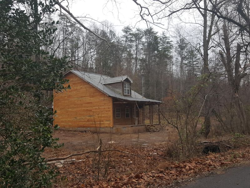 500 Three Point Rd, Vonore, TN 37885