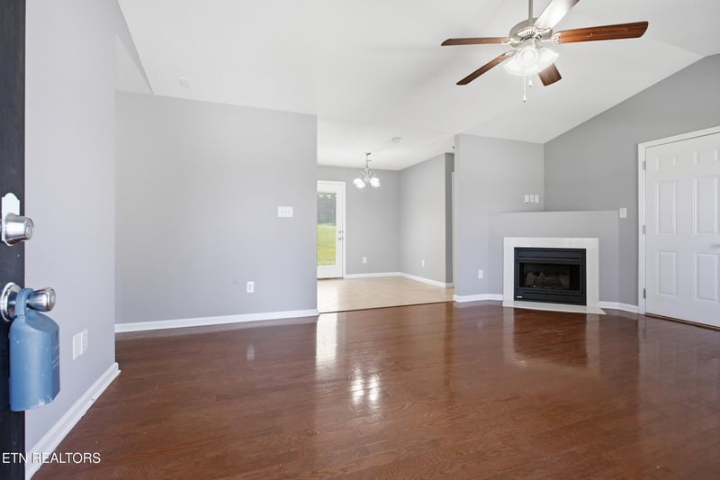 5000 Cattail Ln, Corryton, TN 37721
