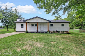 5000 Martel Rd, Lenoir City, TN 37772