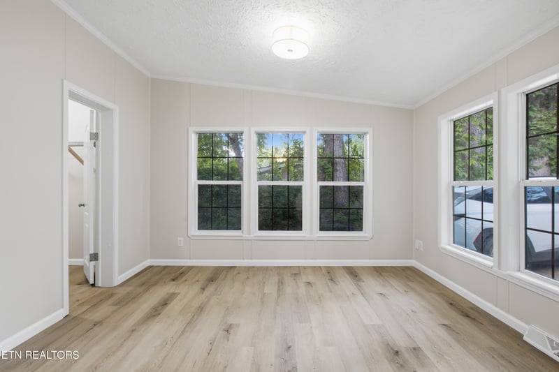 5001 Buffat Mill Rd, Knoxville, TN 37914