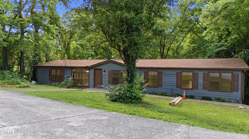 5001 Buffat Mill Rd, Knoxville, TN 37914