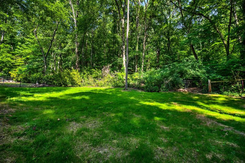 5001 Fairgrounds Pl, Kingston, TN 37763