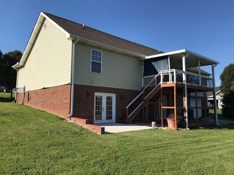 5002 Morganton Rd, Greenback, TN 37742