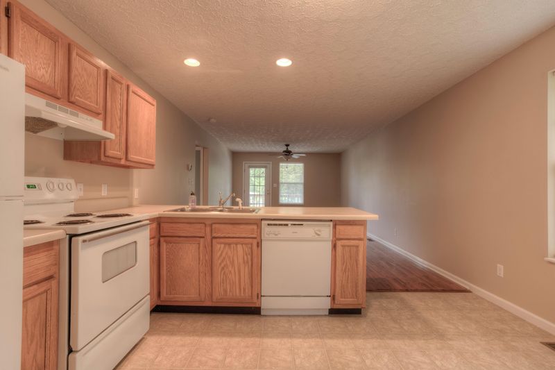 5003 Clover Rd, Knoxville, TN 37912