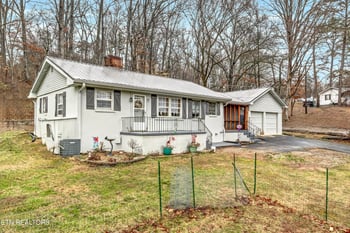 5004 Shady Rd, Strawberry Plains, TN 37871