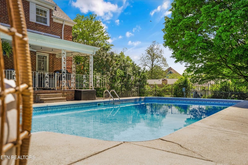 5005 Beverly Rd, Knoxville, TN 37918