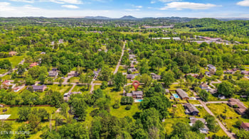 5005 Beverly Rd, Knoxville, TN 37918