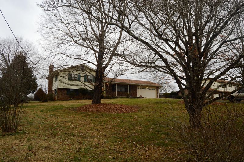 5005 Macmont Cir, Powell, TN 37849