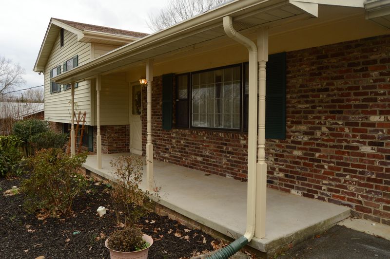5005 Macmont Cir, Powell, TN 37849