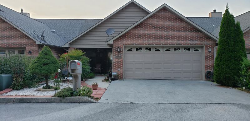 5006 Fairgrounds Pl, Kingston, TN 37763