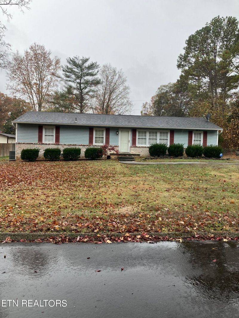5007 Cloverdale Ln, Knoxville, TN 37918