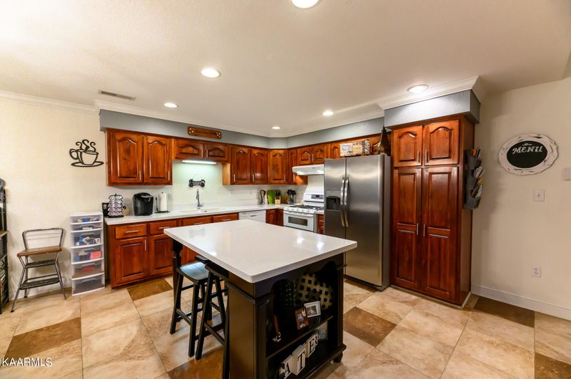 5007 Fairgrounds Pl, Kingston, TN 37763