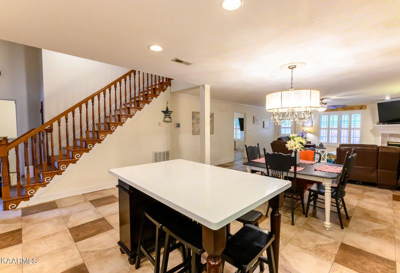 5007 Fairgrounds Pl, Kingston, TN 37763