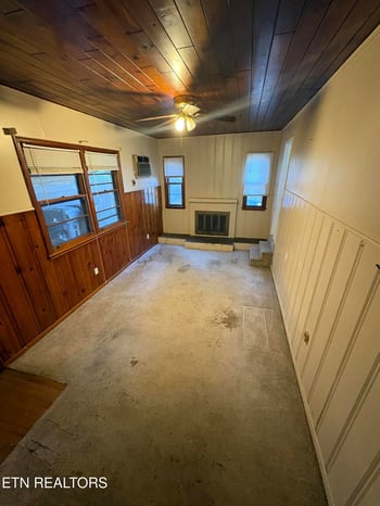 5008 Skyview Dr, Knoxville, TN 37917