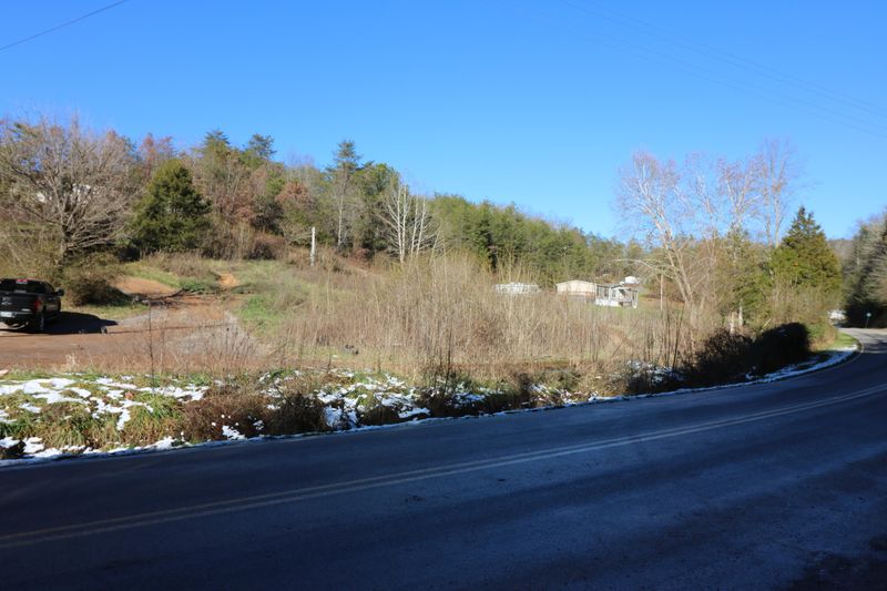 5009 Bogard Rd, Cosby, TN 37722