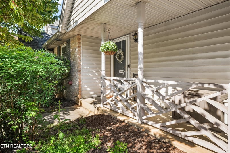 5009 Trace Manor Ln, Knoxville, TN 37912