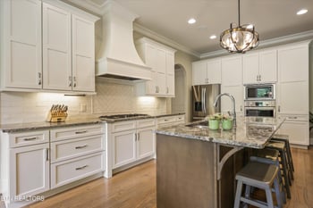 501 Lone Willow Dr, Knoxville, TN 37934