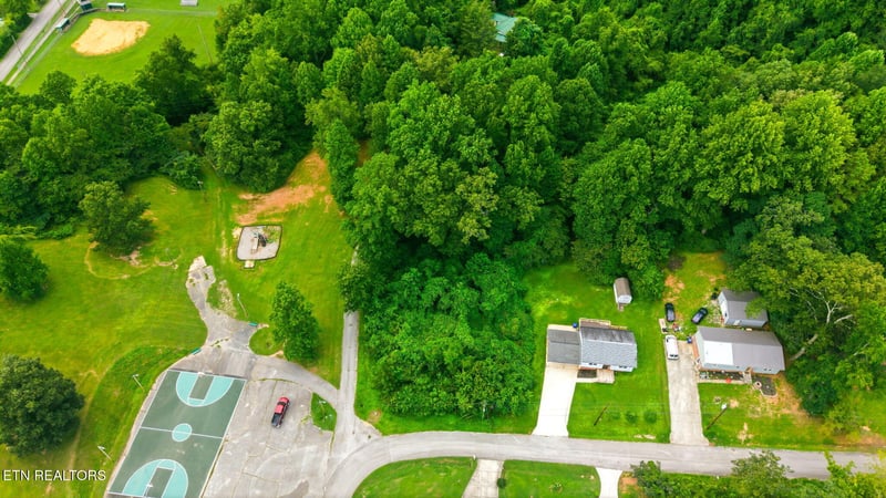 501 Martin Luther King Jr D, Rockwood, TN 37854
