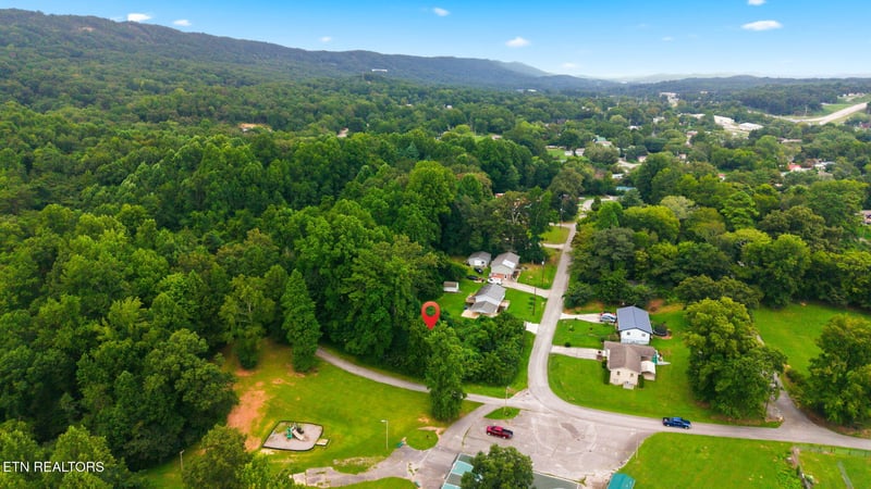 501 Martin Luther King Jr D, Rockwood, TN 37854