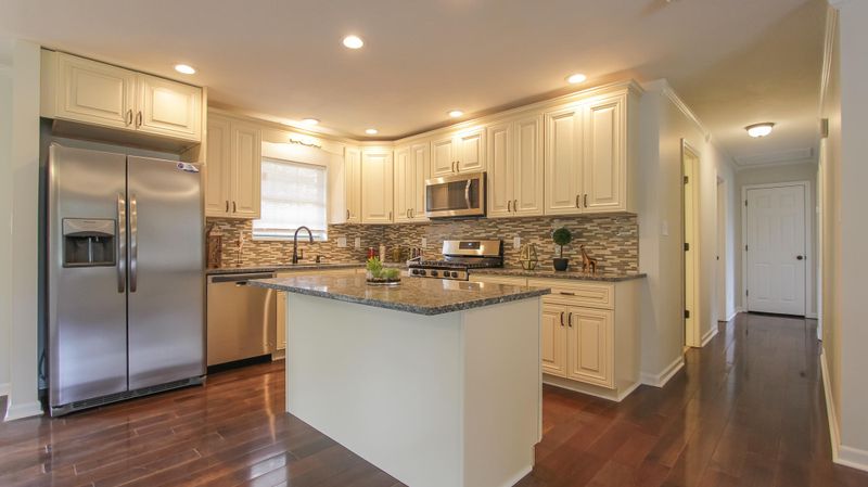 501 Periwinkle Ln, Maryville, TN 37804