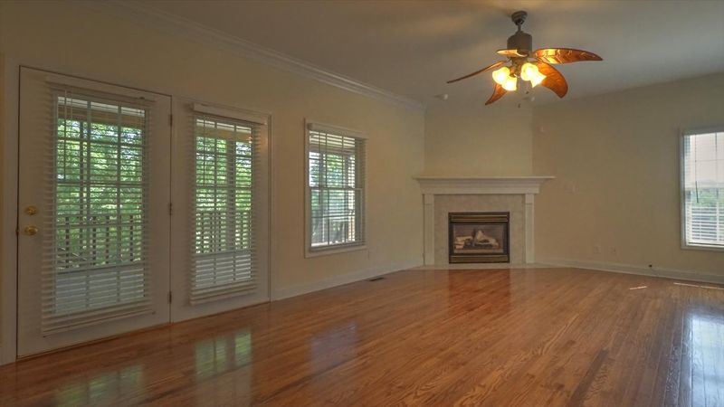 501 Serenity Ln, Knoxville, TN 37934