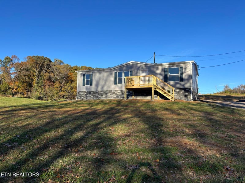 501 Wani Village Rd, Rutledge, TN 37861