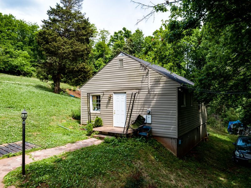 5010 Sims Rd, Knoxville, TN 37920