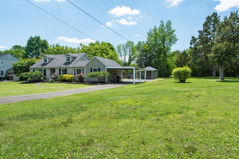 5011 Beverly Rd, Knoxville, TN 37918