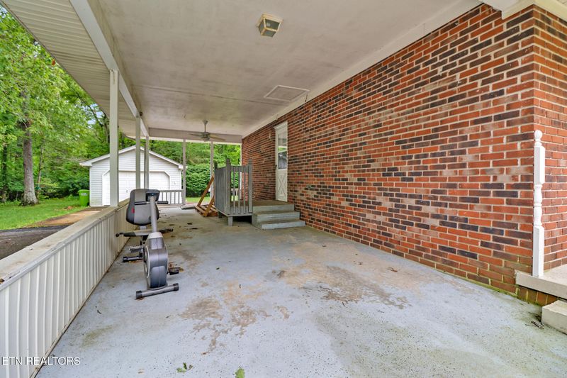 5012 Pawnee Rd, Crossville, TN 38572
