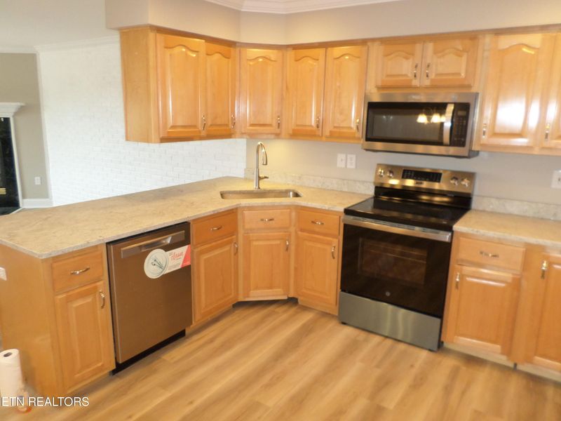 5014 Fairgrounds Pl, Kingston, TN 37763