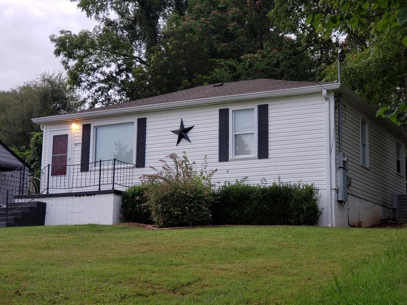 5015 Mcintyre Rd, Knoxville, TN 37914