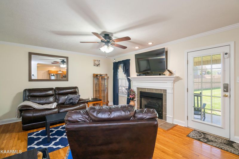 5017 Magic Lantern Dr, Knoxville, TN 37918
