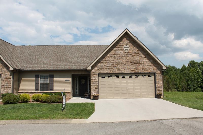 5018 Cates Bend Way, Powell, TN 37849