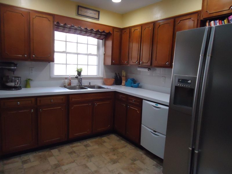 5018 Fieldcrest Ln, Knoxville, TN 37918