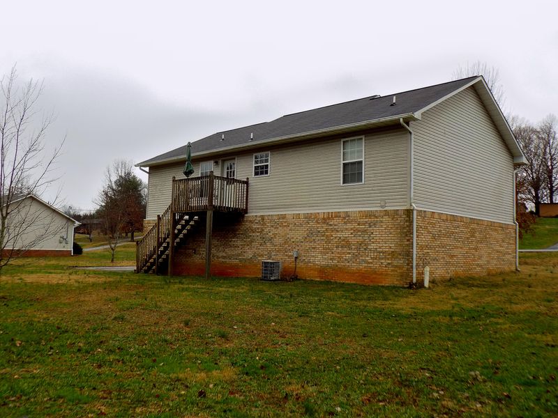 502 Academy Dr, Seymour, TN 37865