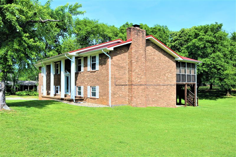 502 Benjamin Dr, Maryville, TN 37804