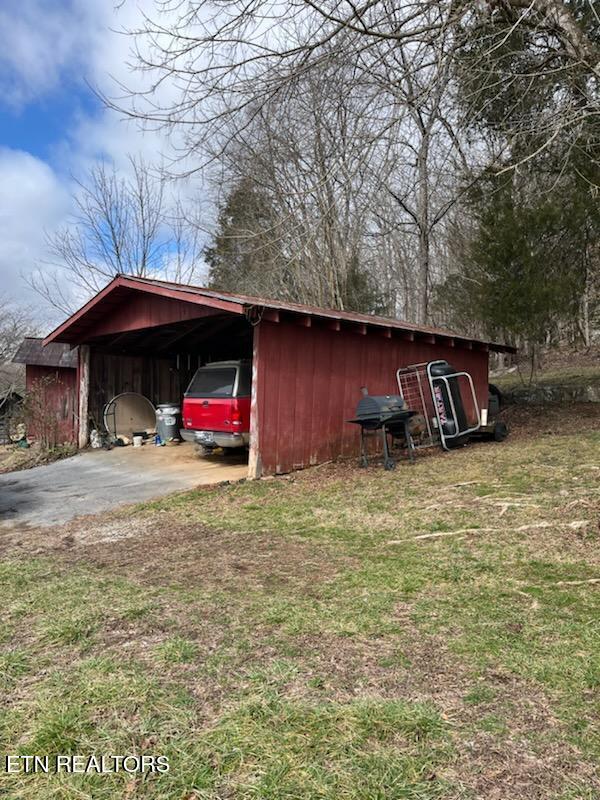 502 Braden Chapel Rd, Speedwell, TN 37870