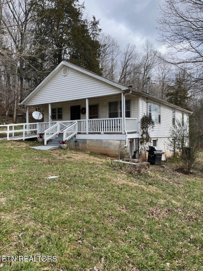 502 Braden Chapel Rd, Speedwell, TN 37870